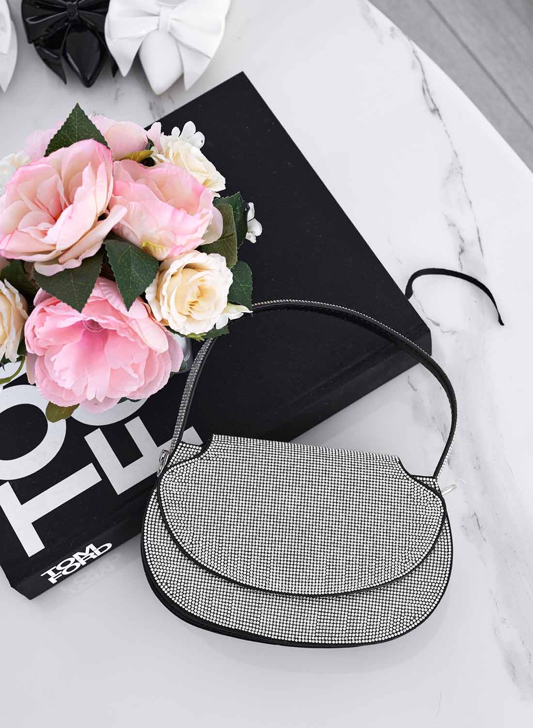 Borsa nera con strass e catena B233 - Image 3