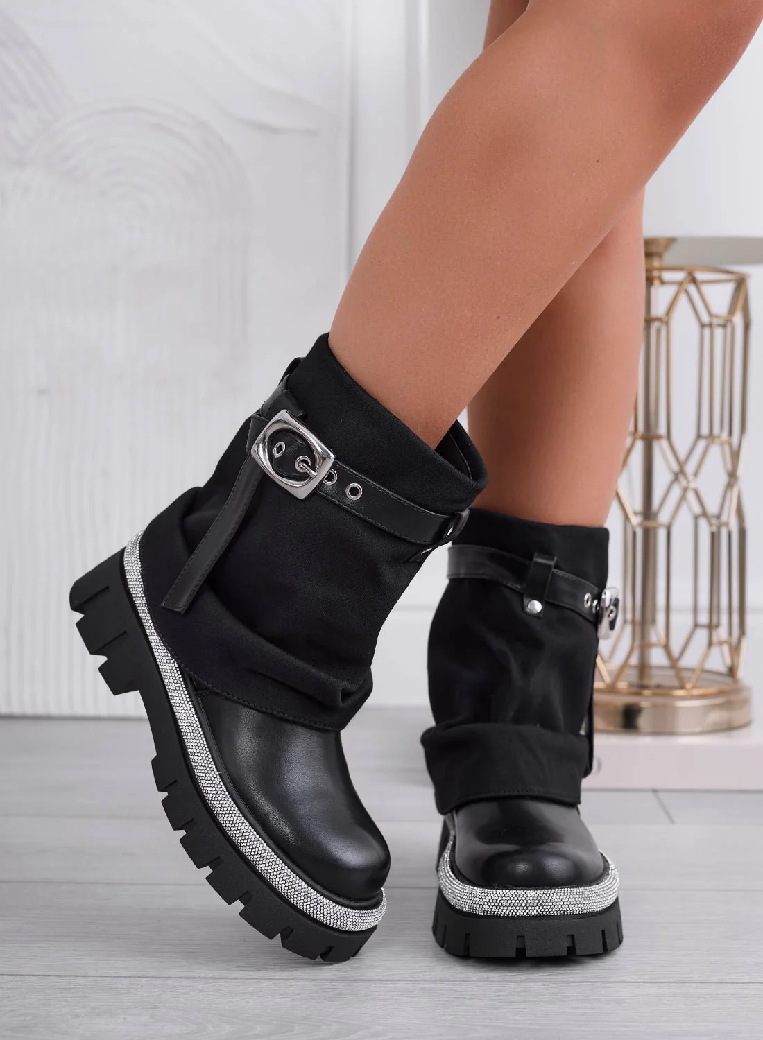 SALLY - Stivaletti neri con risvolto e bordo in strass - Image 4