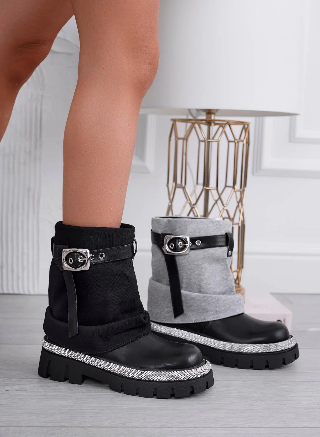 SALLY - Stivaletti neri con risvolto e bordo in strass - Image 5